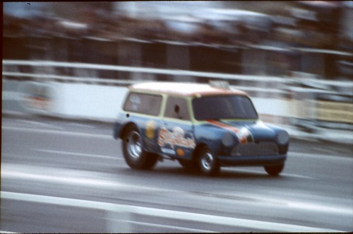 {short description of image}